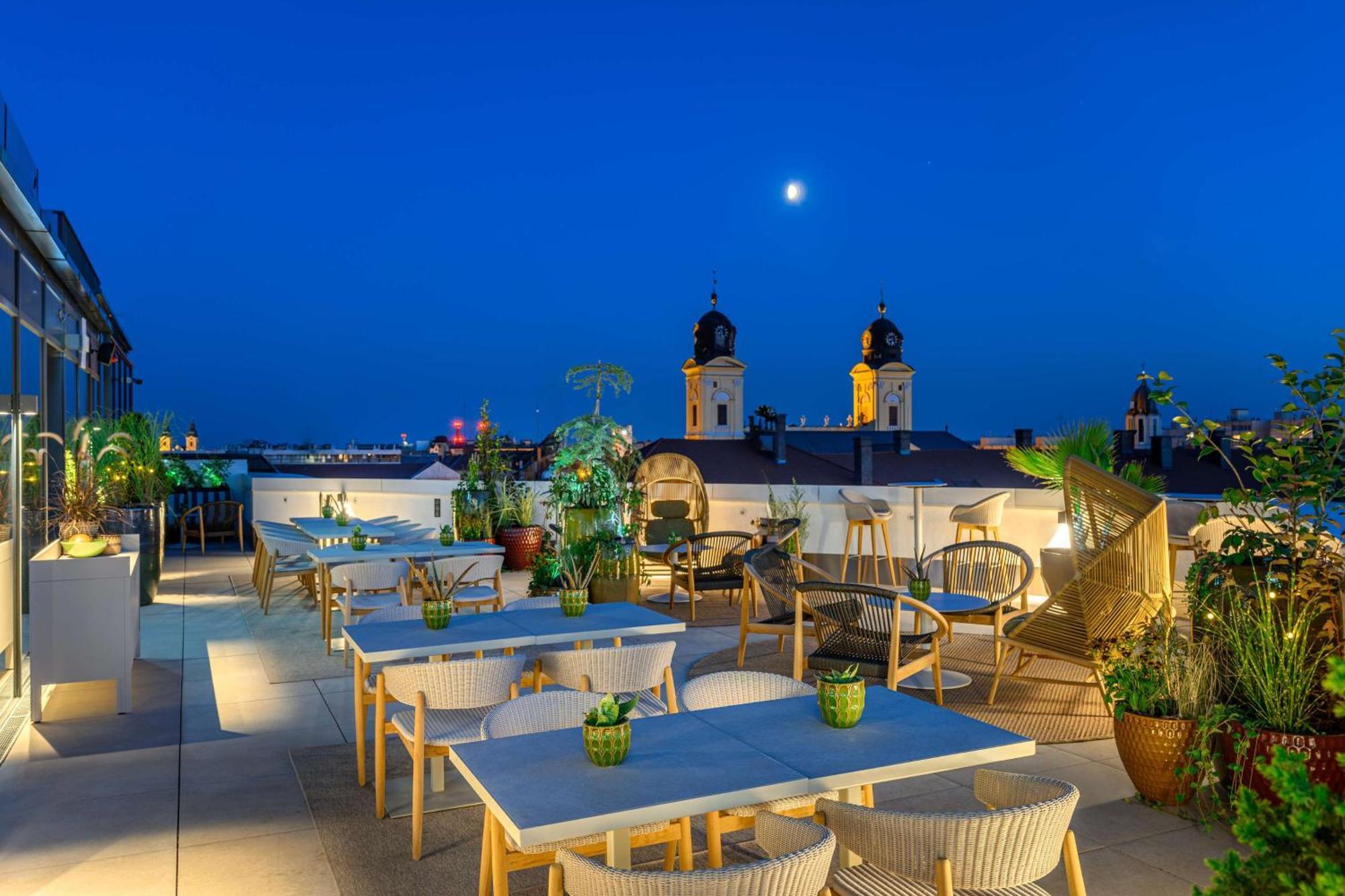 Hilton Garden Inn Debrecen City Center Екстериор снимка